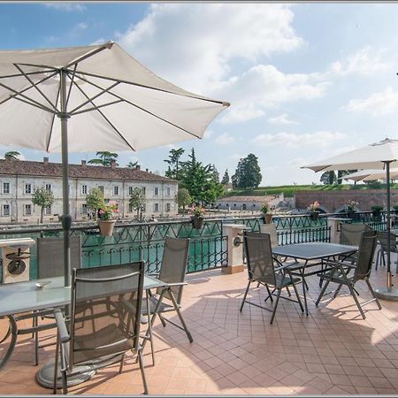 Fiori Sull'Acqua Apartments ペスキエーラ・デル・ガルダ エクステリア 写真