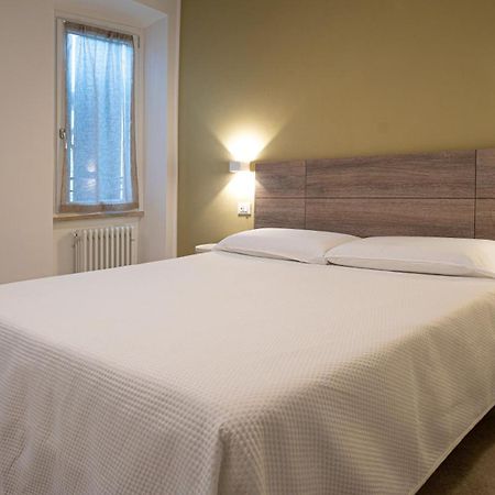 Fiori Sull'Acqua Apartments ペスキエーラ・デル・ガルダ エクステリア 写真