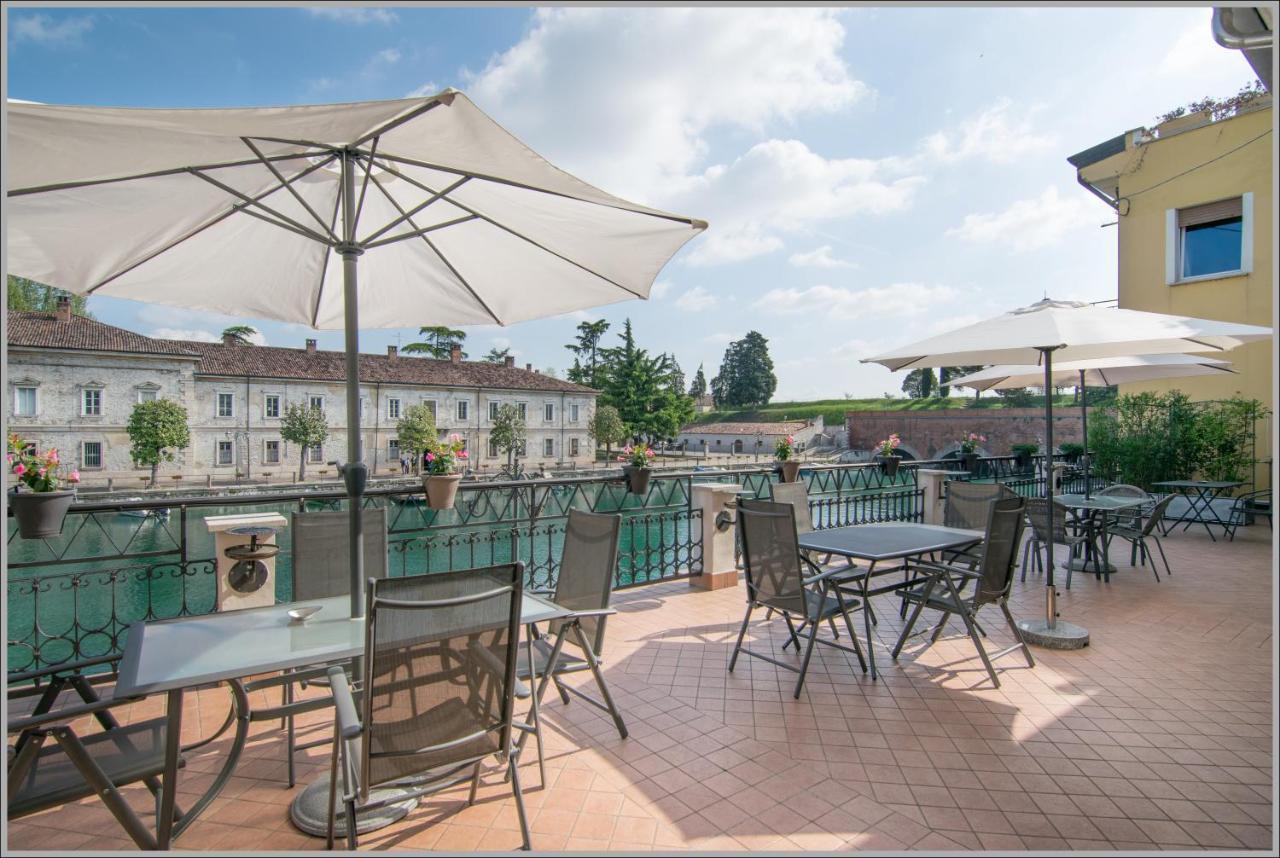 Fiori Sull'Acqua Apartments ペスキエーラ・デル・ガルダ エクステリア 写真