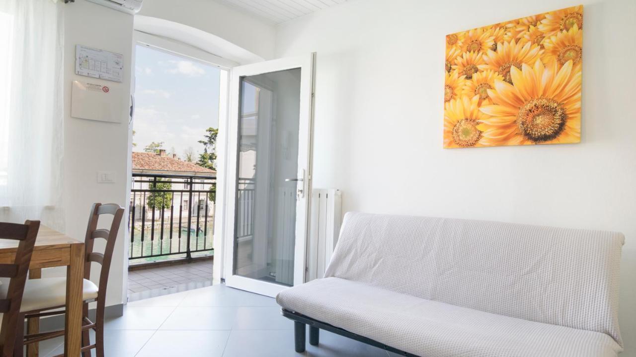 Fiori Sull'Acqua Apartments ペスキエーラ・デル・ガルダ エクステリア 写真