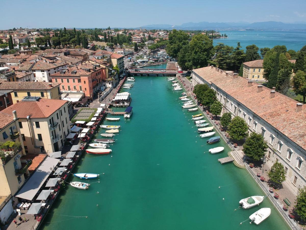 Fiori Sull'Acqua Apartments ペスキエーラ・デル・ガルダ エクステリア 写真