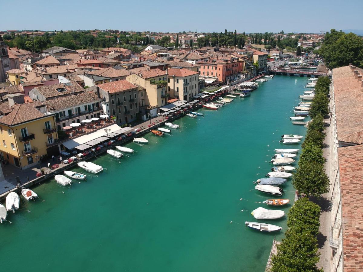 Fiori Sull'Acqua Apartments ペスキエーラ・デル・ガルダ エクステリア 写真
