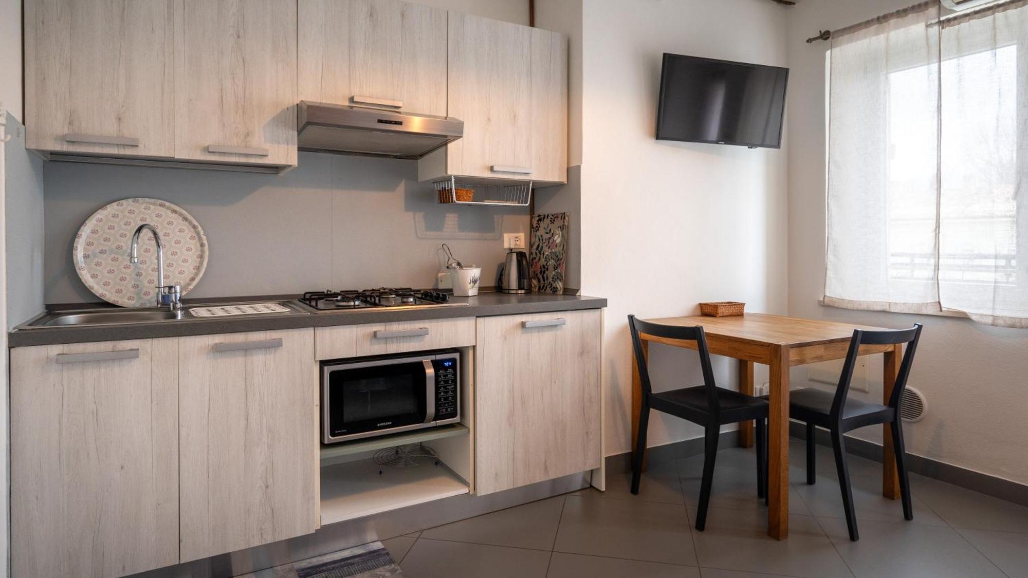 Fiori Sull'Acqua Apartments ペスキエーラ・デル・ガルダ エクステリア 写真