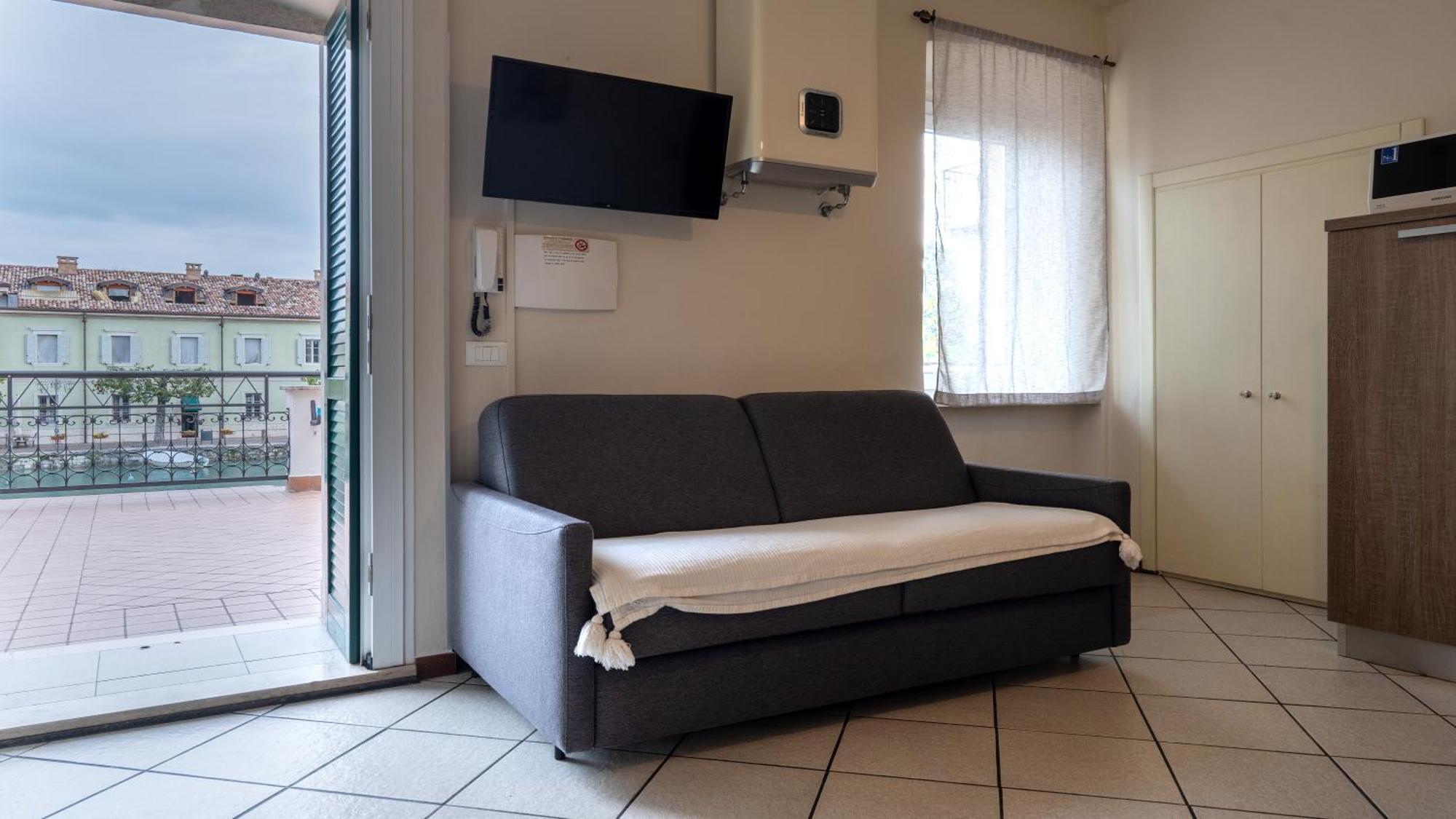 Fiori Sull'Acqua Apartments ペスキエーラ・デル・ガルダ エクステリア 写真