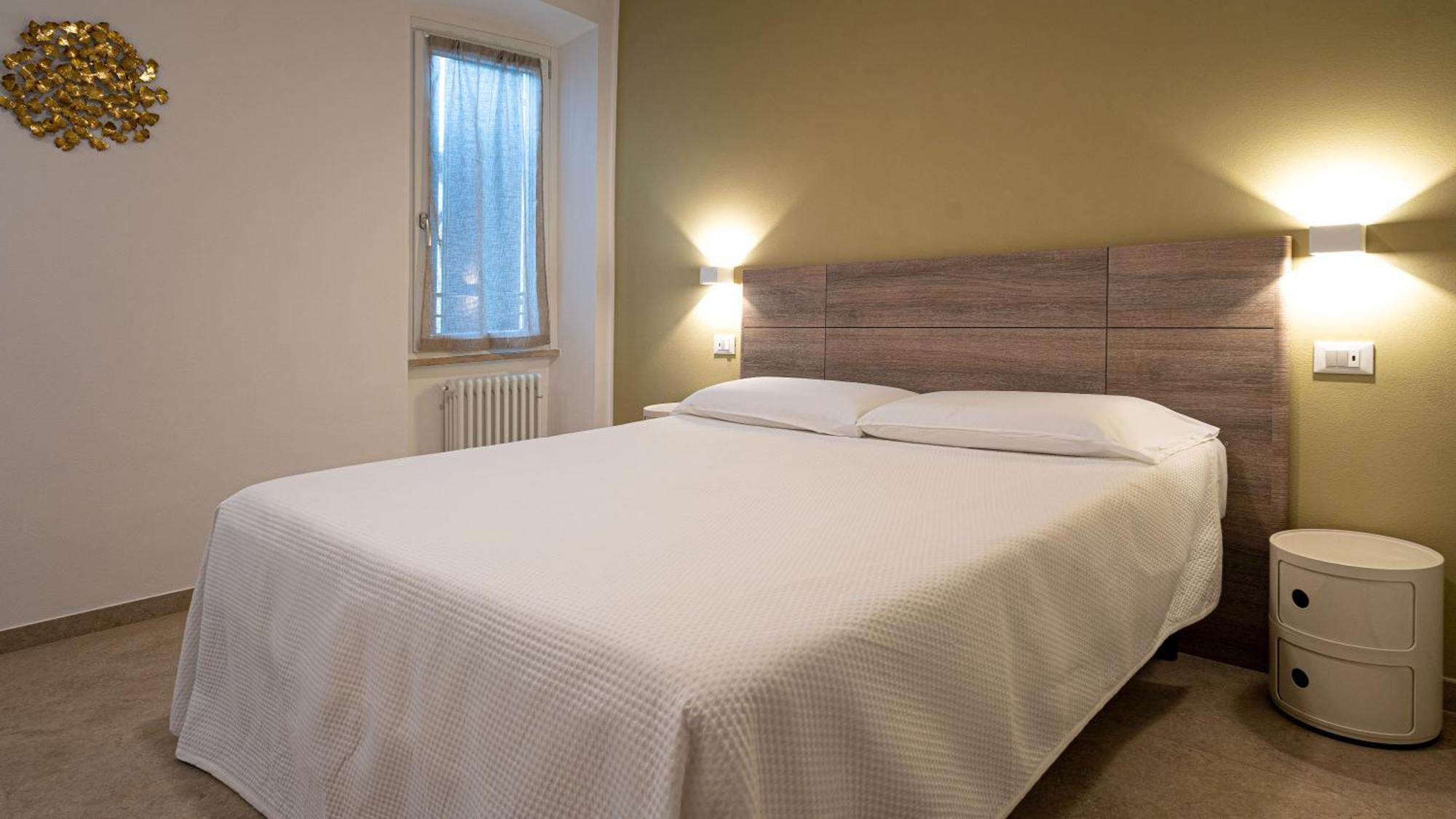 Fiori Sull'Acqua Apartments ペスキエーラ・デル・ガルダ エクステリア 写真