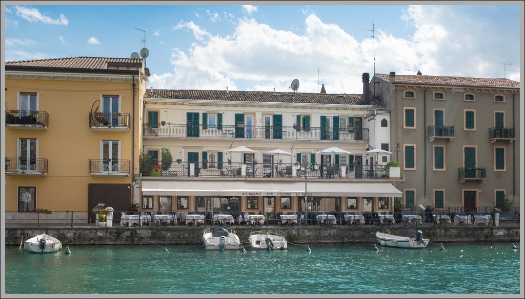 Fiori Sull'Acqua Apartments ペスキエーラ・デル・ガルダ エクステリア 写真