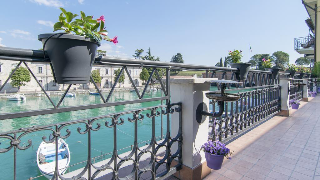 Fiori Sull'Acqua Apartments ペスキエーラ・デル・ガルダ エクステリア 写真