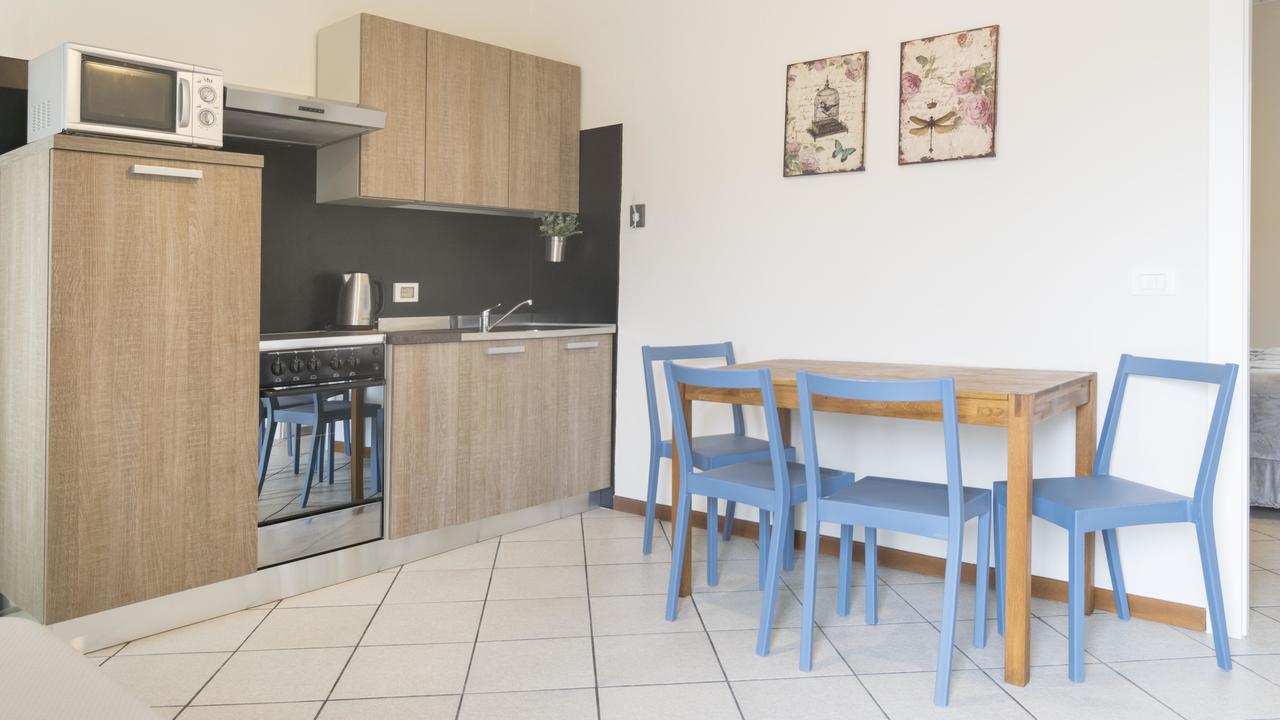 Fiori Sull'Acqua Apartments ペスキエーラ・デル・ガルダ エクステリア 写真