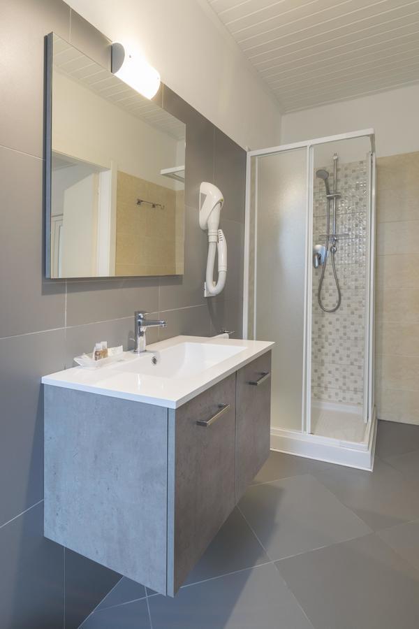 Fiori Sull'Acqua Apartments ペスキエーラ・デル・ガルダ エクステリア 写真