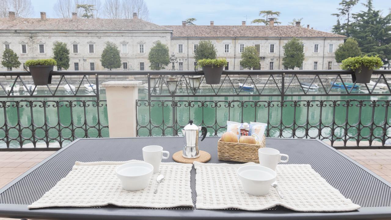 Fiori Sull'Acqua Apartments ペスキエーラ・デル・ガルダ エクステリア 写真