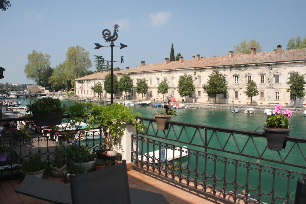 Fiori Sull'Acqua Apartments ペスキエーラ・デル・ガルダ エクステリア 写真